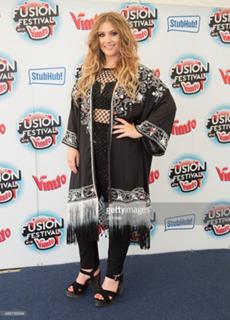 Ella Henderson feet photo 4