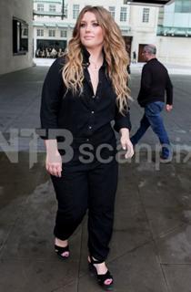 Ella Henderson feet photo 1