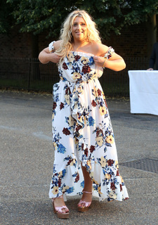Ella Henderson feet photo 12
