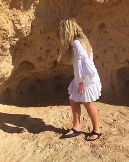 Ella Henderson feet photo 8