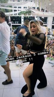 Ella Henderson feet photo 7