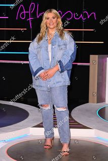 Ella Henderson feet photo 13