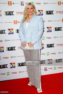 Ella Henderson feet photo 10