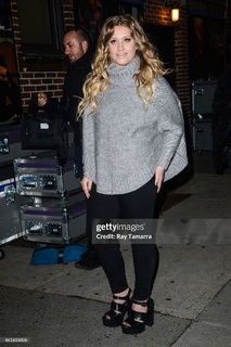 Ella Henderson feet photo 16
