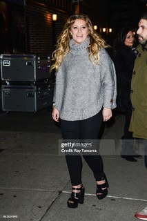 Ella Henderson feet photo 15