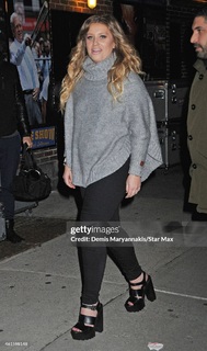 Ella Henderson feet photo 11