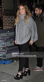 Ella Henderson feet photo 10
