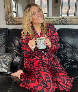 Ella Henderson feet photo 16