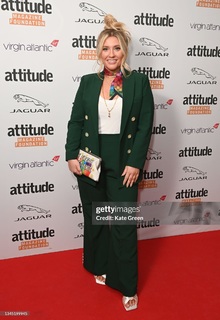 Ella Henderson feet photo 5