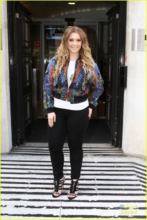 Ella Henderson feet photo 18