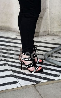 Ella Henderson feet photo 17
