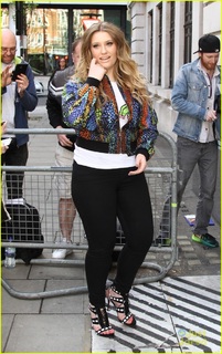 Ella Henderson feet photo 13