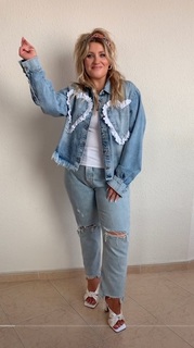Ella Henderson feet photo 20
