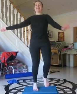 Ella Henderson feet photo 17