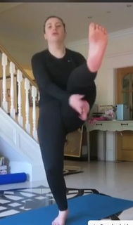Ella Henderson feet photo 15