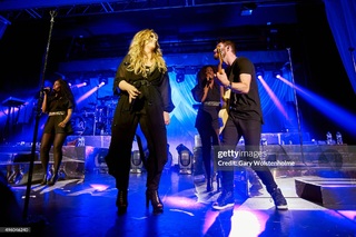 Ella Henderson feet photo 6
