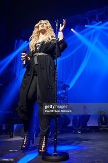 Ella Henderson feet photo 3