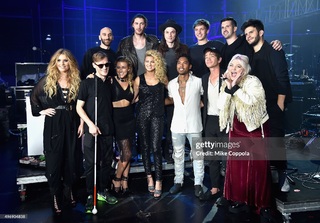 Ella Henderson feet photo 19