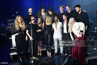 Ella Henderson feet photo 16