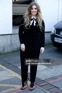 Ella Henderson feet photo 2