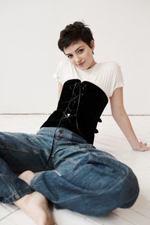Ella Hunt feet photo 14