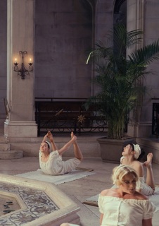 Ella Hunt feet photo 9