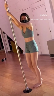 Ella Hunt feet photo 5