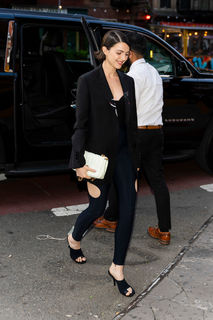 Ella Hunt feet photo 18