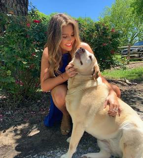 Ella Langley feet photo thumbnail