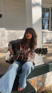 Ella Langley feet photo thumbnail