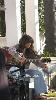 Ella Langley feet photo thumbnail