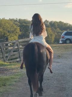 Ella Langley feet photo thumbnail