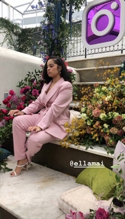 Ella Mai feet photo thumbnail
