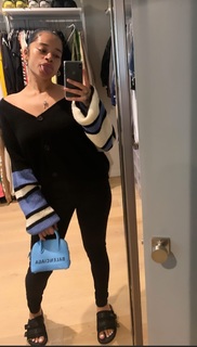 Ella Mai feet photo thumbnail