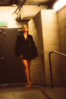 Ella Mai feet photo thumbnail