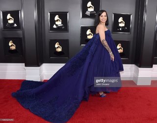 Ella Mai feet photo thumbnail
