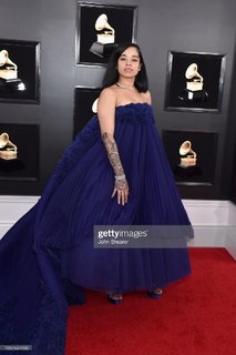 Ella Mai feet photo thumbnail