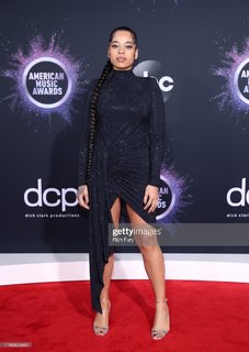 Ella Mai feet photo thumbnail
