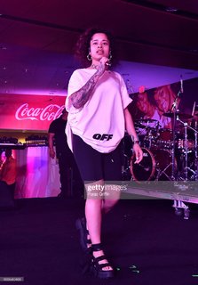 Ella Mai feet photo thumbnail