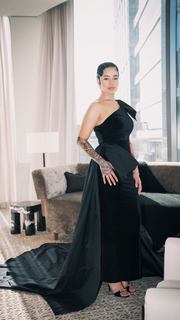 Ella Mai feet photo thumbnail