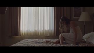 Ella Purnell feet photo thumbnail