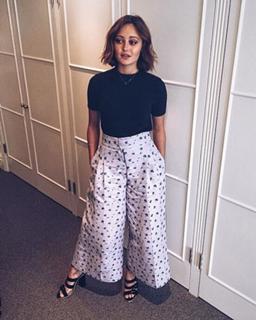 Ella Purnell feet photo thumbnail