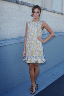 Ella Purnell feet photo thumbnail