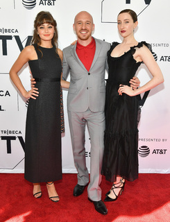 Ella Purnell feet photo thumbnail