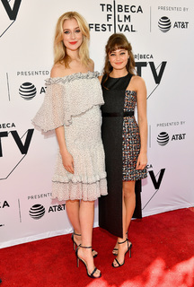 Ella Purnell feet photo thumbnail