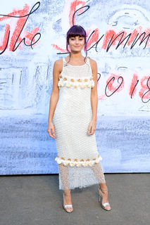 Ella Purnell feet photo thumbnail
