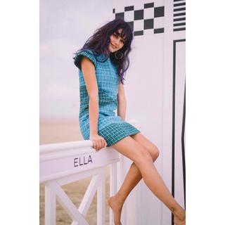 Ella Purnell feet photo thumbnail