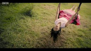 Ella Purnell feet photo thumbnail