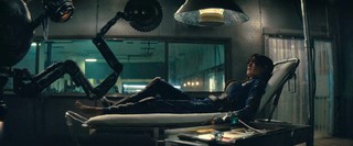 Ella Purnell feet photo thumbnail