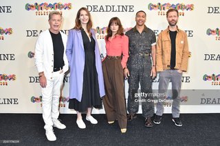 Ella Purnell feet photo thumbnail